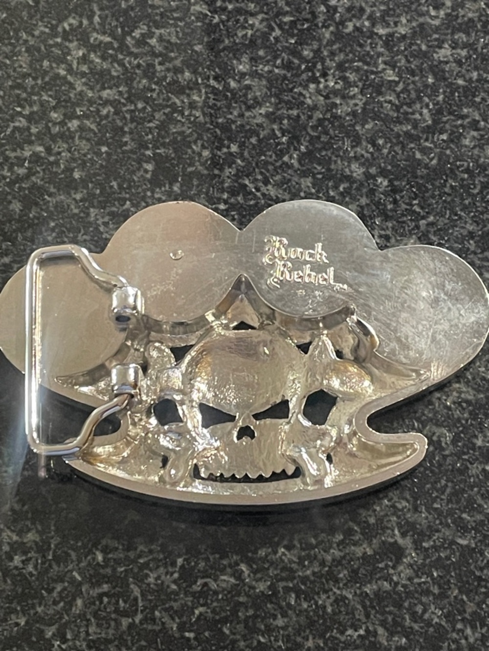 Silver Skull Knuckle Duster Belt Buckle - Picture 2 of 5